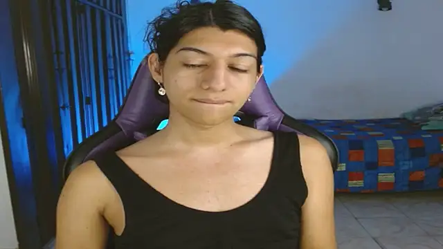 Snapshot of engielphoenis14 chatting on November 25, 11:05 pm engielphoenis14 online show from November 25, 11:05 pm