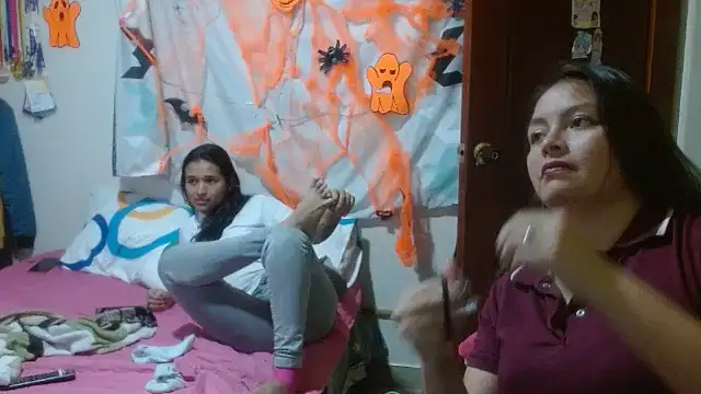 clayre and jill online show from October 30, 2:32 am