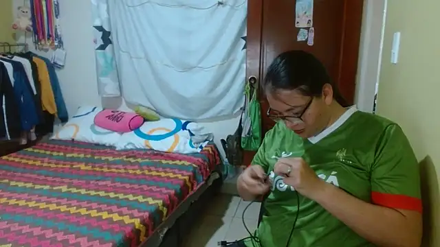 clayre and jill online show from November 4, 8:01 pm