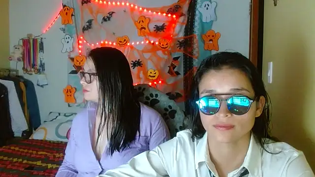 clayre and jill online show from October 25, 4:55 am