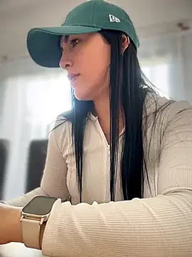 alessandra-a online show from April 4, 8:48 pm