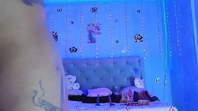 Snapshot of gabbiefoxthx chatting on February 2, 12:09 am gabbiefoxthx online show from February 2, 12:09 am