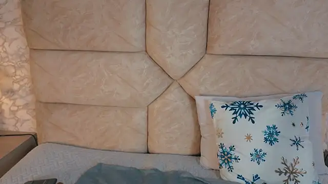 amatista  smith online show from December 17, 9:20 pm