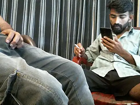 Snapshot of indianbull2023 chatting on May 19, 7:04 am indianbull2023 online show from May 19, 7:04 am