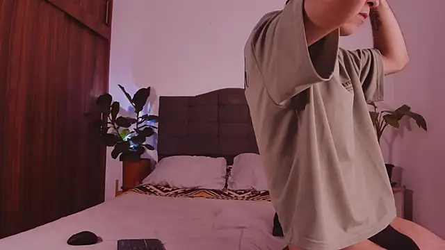 2gays 1Str8 online show from March 10, 1:31 am