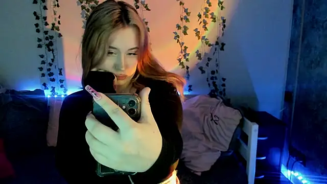 Snapshot of Emily_Gin chatting on February 26, 5:24 am Emily Gin online show from February 26, 5:24 am