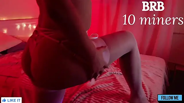 Snapshot of Emily_Gin chatting on May 7, 7:01 am Emily Gin online show from May 7, 7:01 am