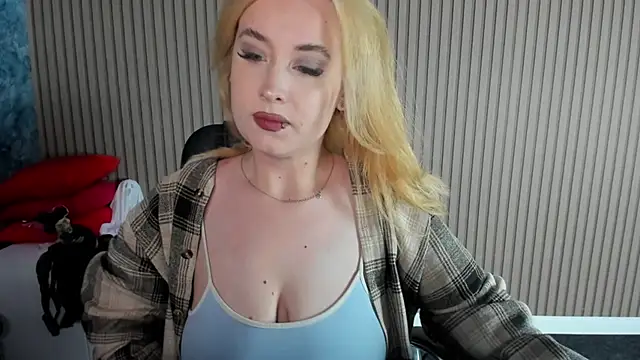 Snapshot of Emily_Gin chatting on October 30, 10:02 am Emily Gin online show from October 30, 10:02 am