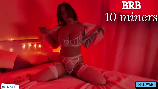 Snapshot of Emily_Gin chatting on May 18, 2:01 am Emily Gin online show from May 18, 2:01 am