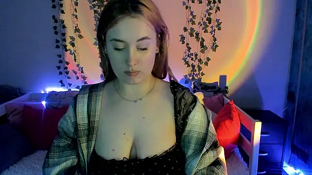 Snapshot of Emily_Gin chatting on March 19, 5:41 am Emily Gin online show from March 19, 5:41 am