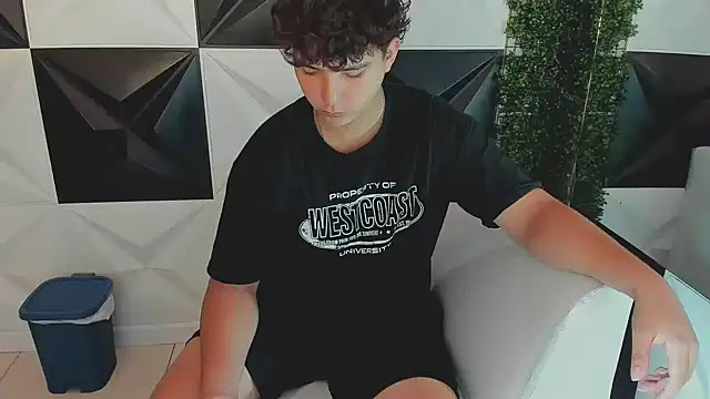 Dani cumboy online show from October 11, 1:45 pm