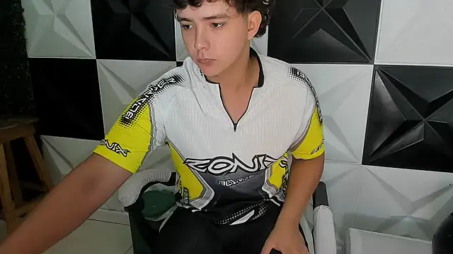 Dani cumboy online show from December 1, 2:18 pm