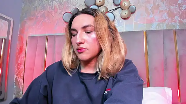 TomLondon  online show from February 3, 5:40 pm