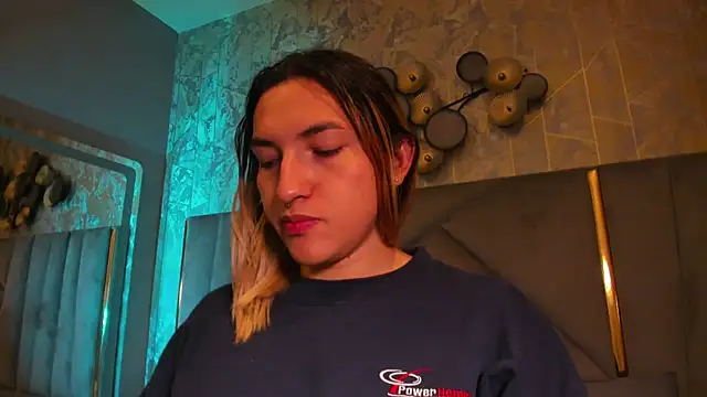 TomLondon  online show from February 21, 12:51 pm