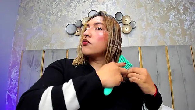 TomLondon  online show from November 28, 12:05 pm