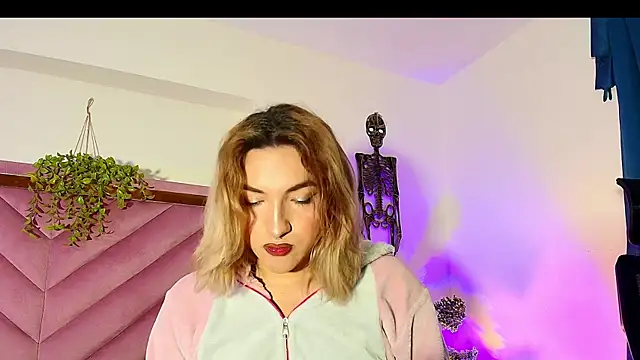Snapshot of TomLondon_ chatting on October 14, 11:22 am TomLondon online show from October 14, 11:22 am