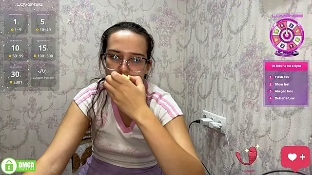 Snapshot of the_princese chatting on October 14, 3:01 pm the princese online show from October 14, 3:01 pm