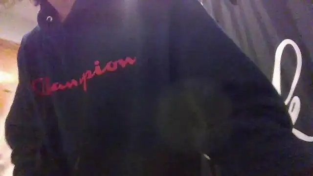 Snapshot of Lilsmokeshow017 chatting on March 15, 7:53 am Lilsmokeshow017 online show from March 15, 7:53 am