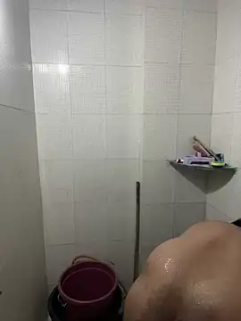 Snapshot of dick69lil chatting on April 1, 3:41 am dick69lil online show from April 1, 3:41 am