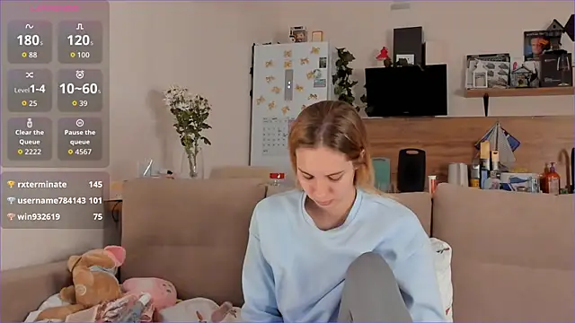 Girl alone home online show from November 2, 5:07 pm