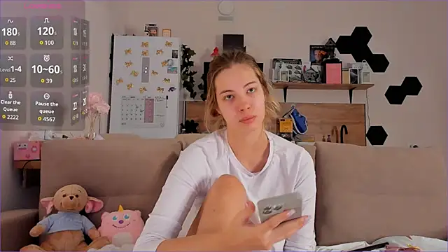 Girl alone home online show from November 7, 4:39 am