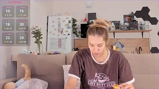 Girl alone home online show from October 28, 4:46 am