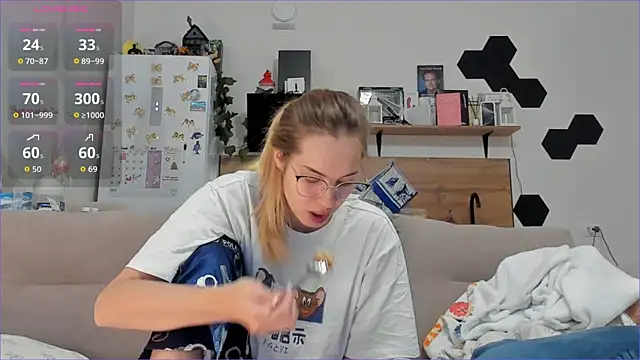 Girl alone home online show from December 20, 3:09 am