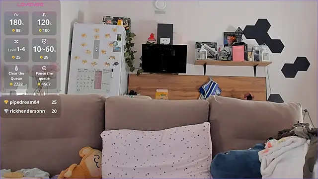 Girl alone home online show from November 29, 4:45 am