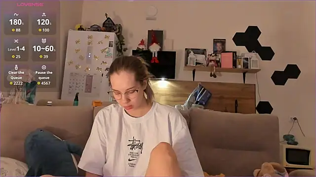 Girl alone home online show from January 12, 1:23 am