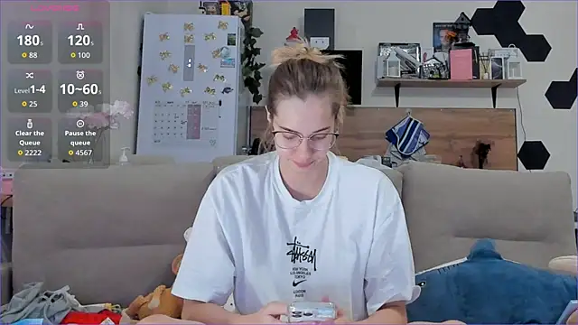 Girl alone home online show from December 1, 3:18 am