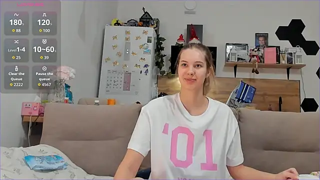 Girl alone home online show from January 8, 3:45 am