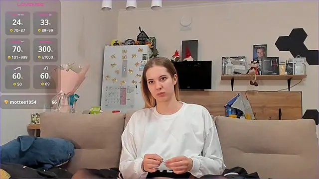 Girl alone home online show from March 26, 3:54 pm