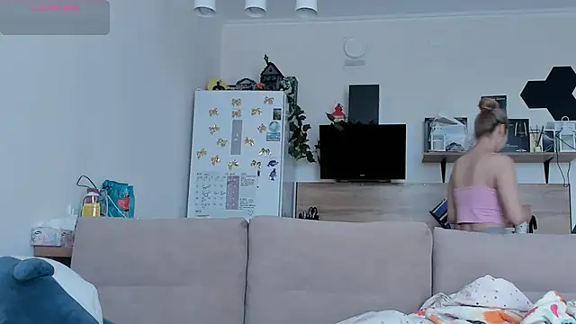 Girl alone home online show from June 1, 4:35 am