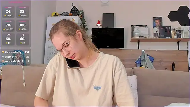 Girl alone home online show from April 18, 4:04 am