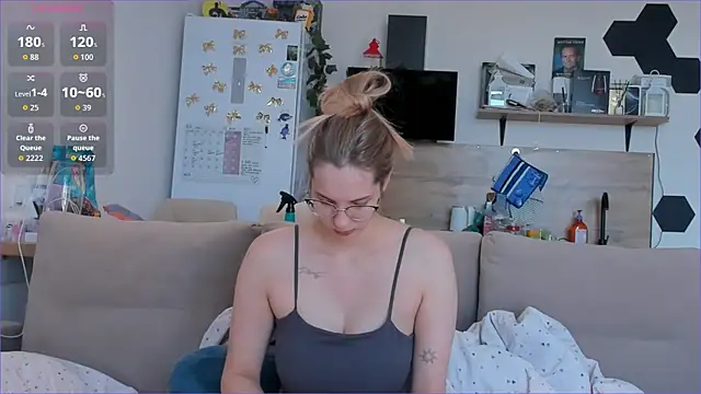 Girl alone home online show from May 8, 3:54 am