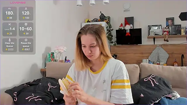 Girl alone home online show from February 12, 3:39 am