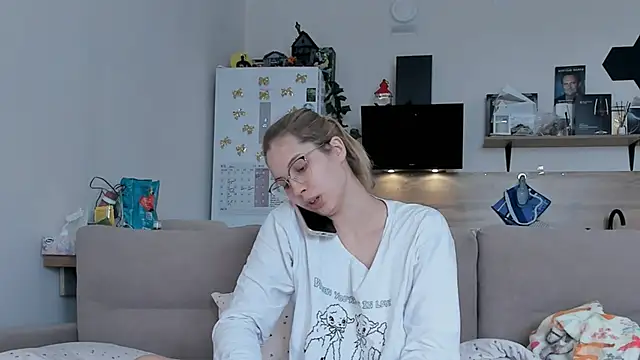 Girl alone home online show from May 30, 4:52 am
