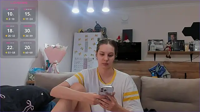 Girl alone home online show from March 21, 1:04 pm