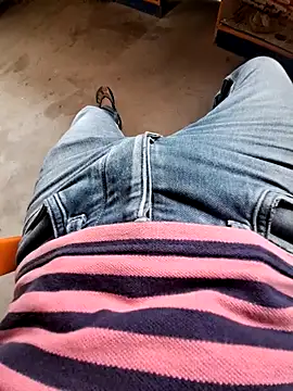 Snapshot of villagb12 chatting on March 16, 11:16 am villagb12 online show from March 16, 11:16 am