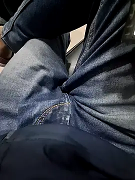 Snapshot of villagb12 chatting on February 11, 7:44 am villagb12 online show from February 11, 7:44 am