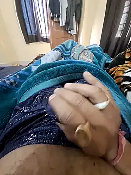 Snapshot of villagb12 chatting on December 27, 3:53 am villagb12 online show from December 27, 3:53 am