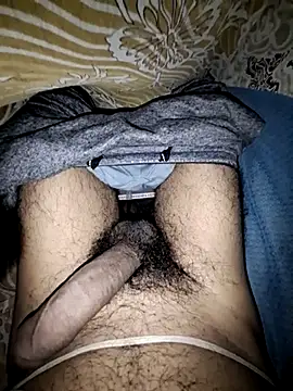 Snapshot of villagb12 chatting on January 4, 4:44 am villagb12 online show from January 4, 4:44 am