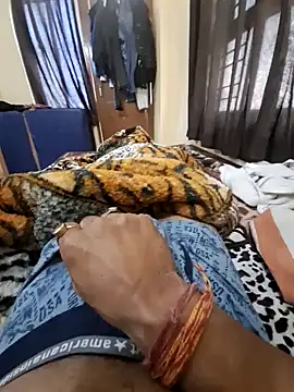 Snapshot of villagb12 chatting on February 10, 3:46 am villagb12 online show from February 10, 3:46 am