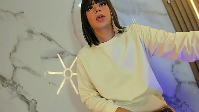 Snapshot of Tiff_Valentine chatting on February 16, 2:09 am Tiff Valentine online show from February 16, 2:09 am