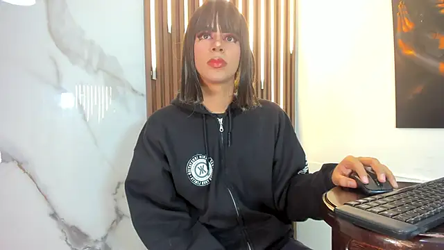 Snapshot of Tiff_Valentine chatting on February 23, 5:12 am Tiff Valentine online show from February 23, 5:12 am