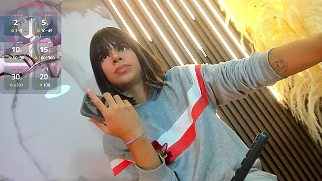 Snapshot of Tiff_Valentine chatting on March 17, 9:46 pm Tiff Valentine online show from March 17, 9:46 pm