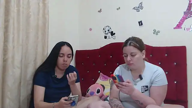 Snapshot of Lola_barbara chatting on February 23, 12:19 am Lola barbara online show from February 23, 12:19 am