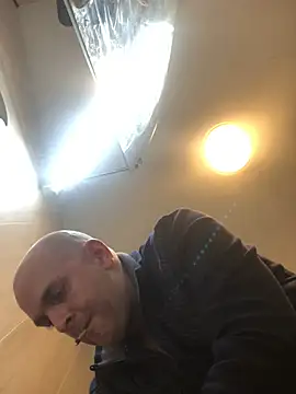 Snapshot of Bigtoyaddict chatting on February 20, 5:59 am Bigtoyaddict online show from February 20, 5:59 am