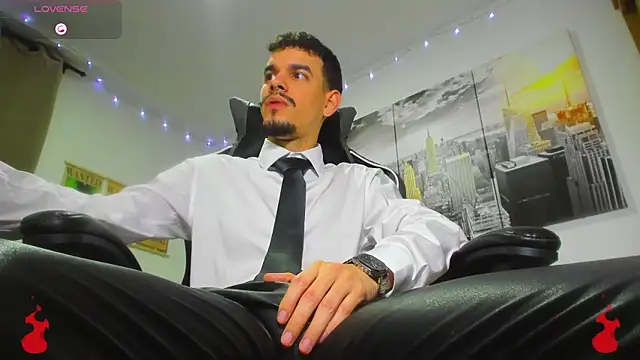 BRAYHAMBROWN online show from October 31, 5:59 am