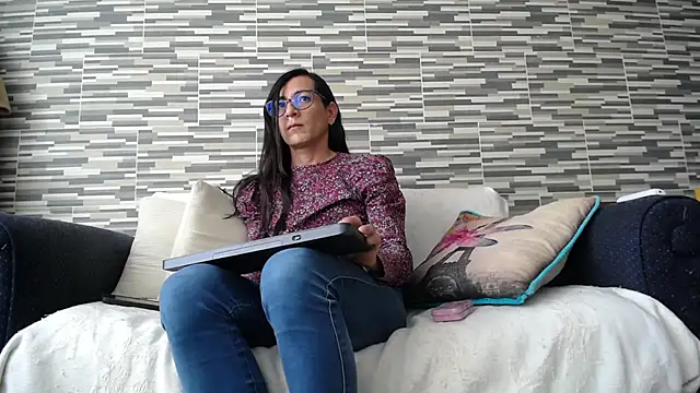 VioletaGomezCo online show from November 18, 8:56 pm